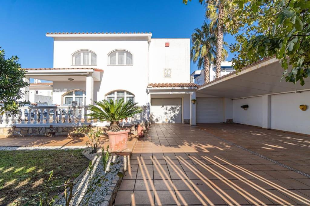 Sm21-Gran Casa De Vacaciones En La Playa, 4 Habitaciones, Climatizada, Piscina, Barbacoa Y Wifi Empuriabrava Extérieur photo